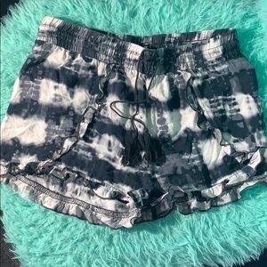 Comfy wavy booty shorts